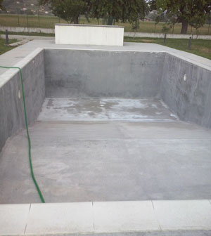 piscina in cemento armato da resinare